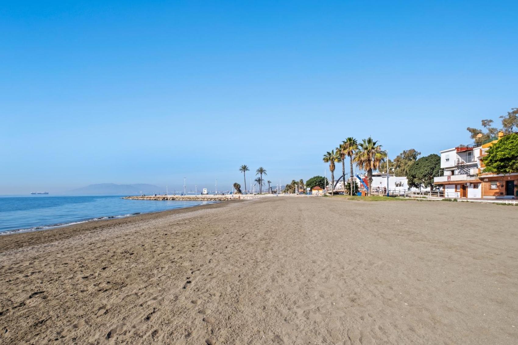 Apartamento Frente A La Playa Malaga Exterior photo