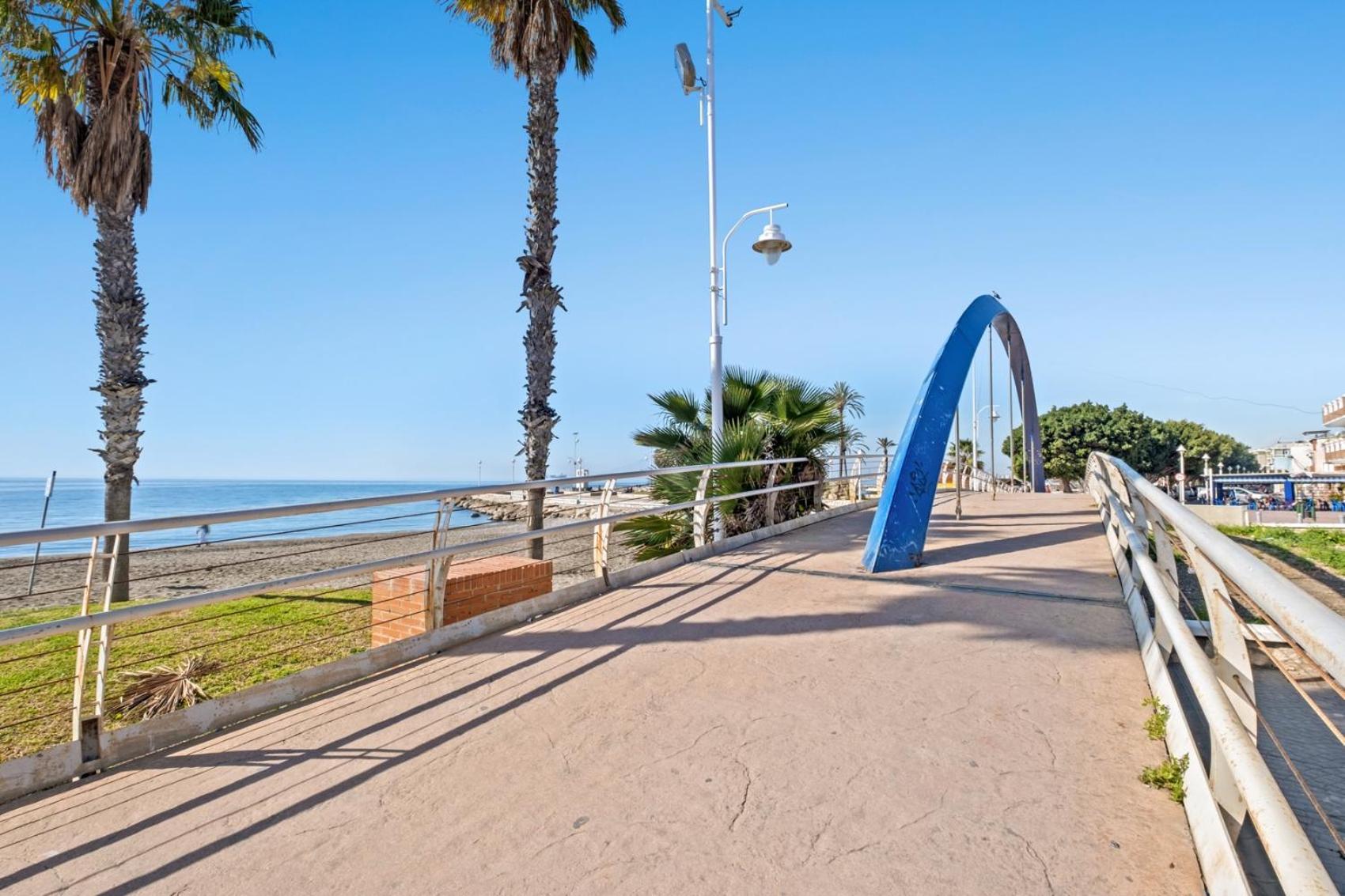Apartamento Frente A La Playa Malaga Exterior photo